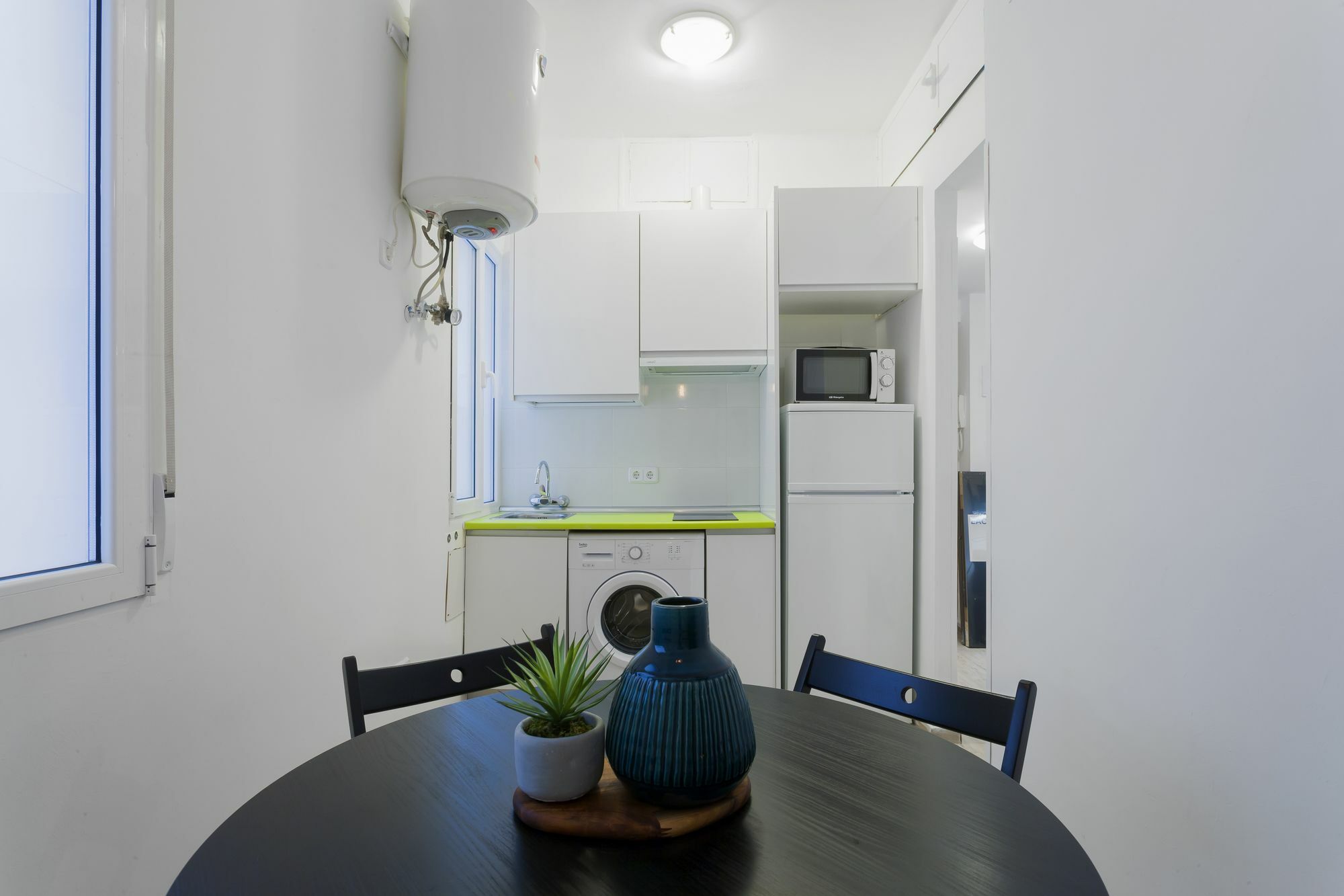 Dobo Rooms Ronda De Segovia Madrid Exterior photo