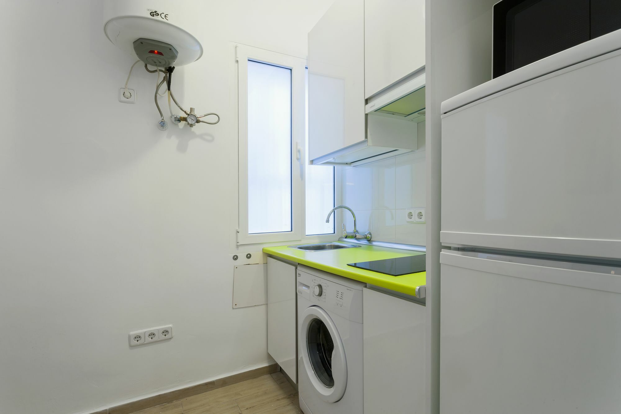 Dobo Rooms Ronda De Segovia Madrid Exterior photo